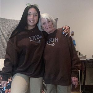 Meet your Posher, Tia